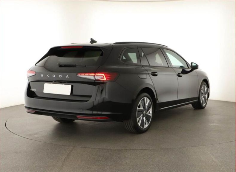 Škoda Superb - hlavní fotka