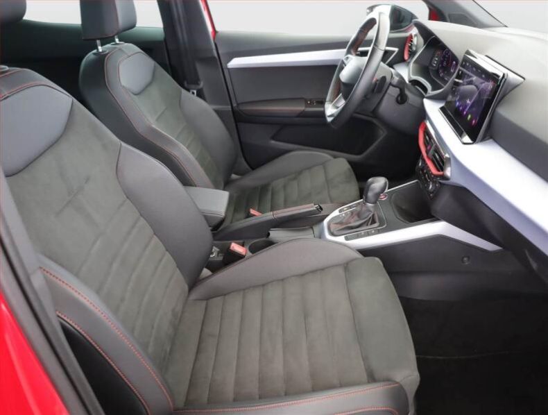 Seat Arona - hlavní fotka