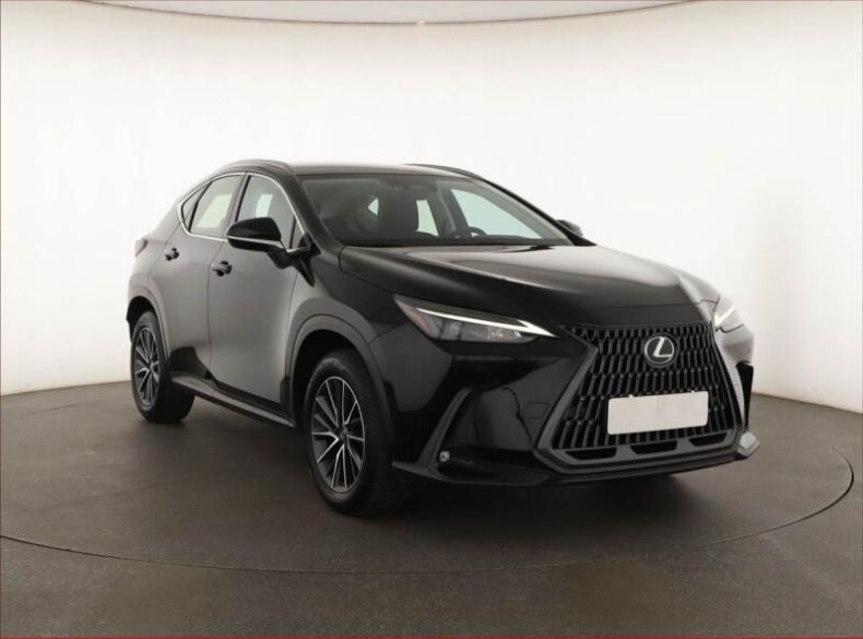 Lexus NX 200t - hlavní foto
