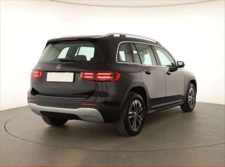 Mercedes GLB - hlavní fotka