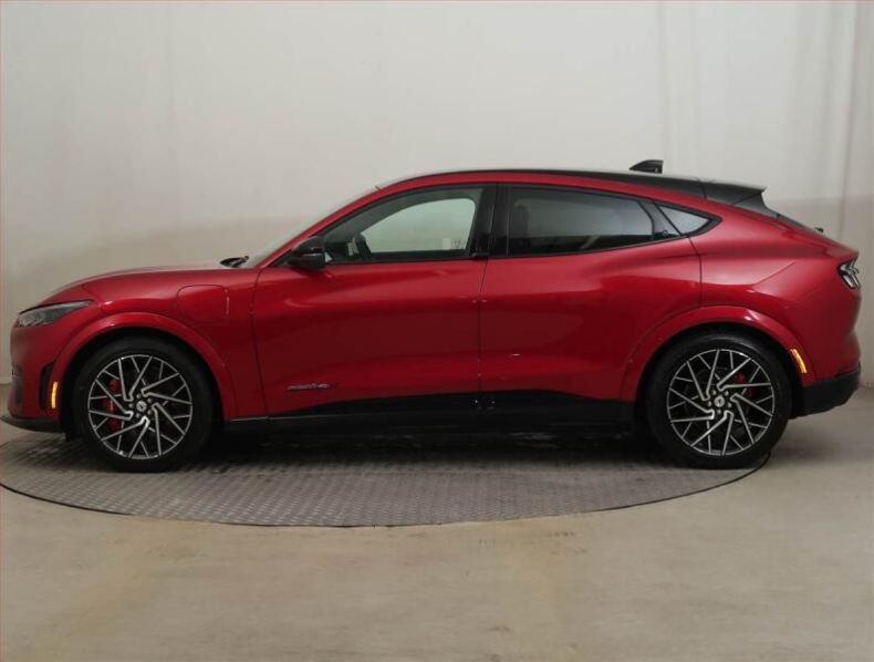 Ford Mustang Mach-E - hlavní fotka