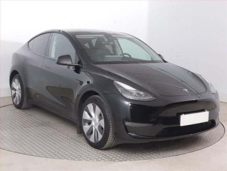 Tesla Model Y - hlavní foto