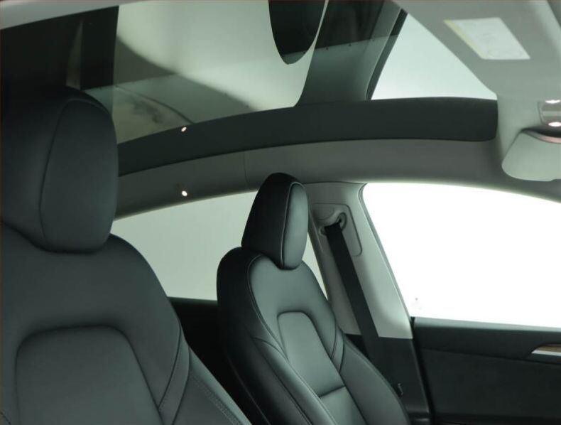 Tesla Model Y - hlavní fotka