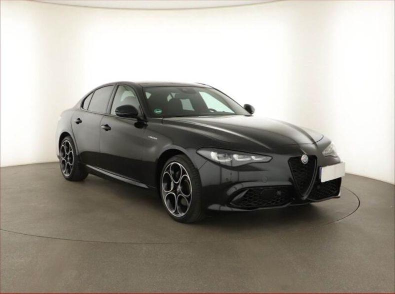 Alfa Romeo Giulia - hlavní foto