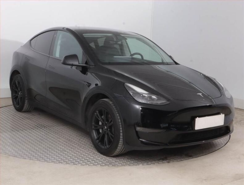 Tesla Model Y - hlavní foto