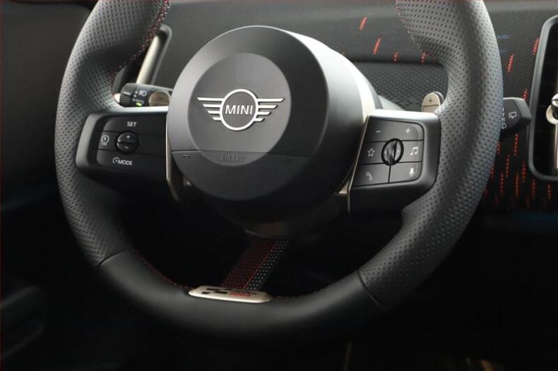 Mini Countryman - hlavní fotka
