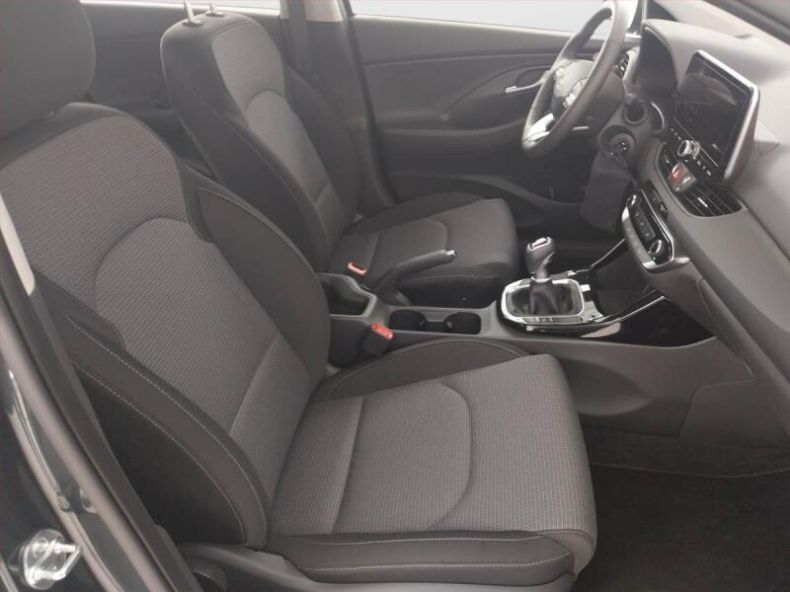 Hyundai i30 - hlavní fotka