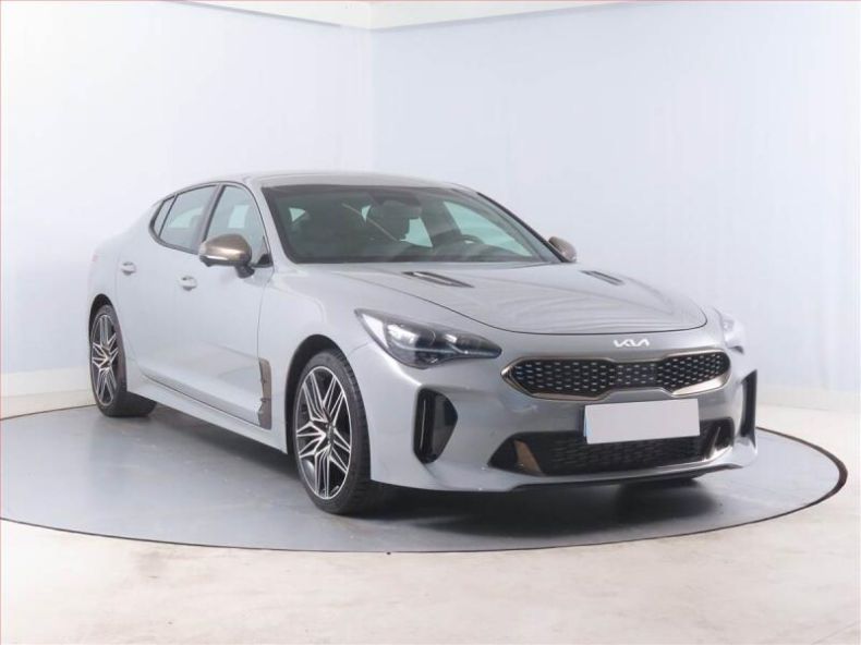 Kia Stinger - hlavní foto