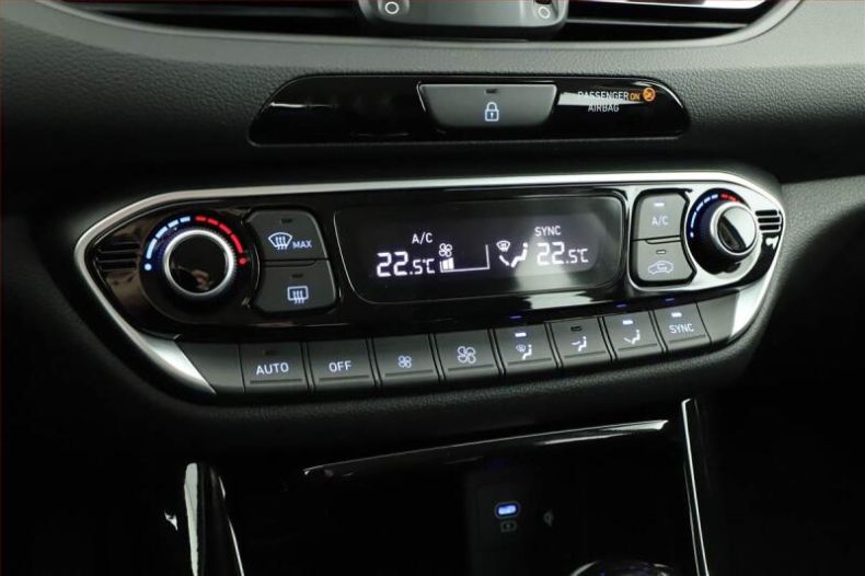 Hyundai i30 - hlavní fotka