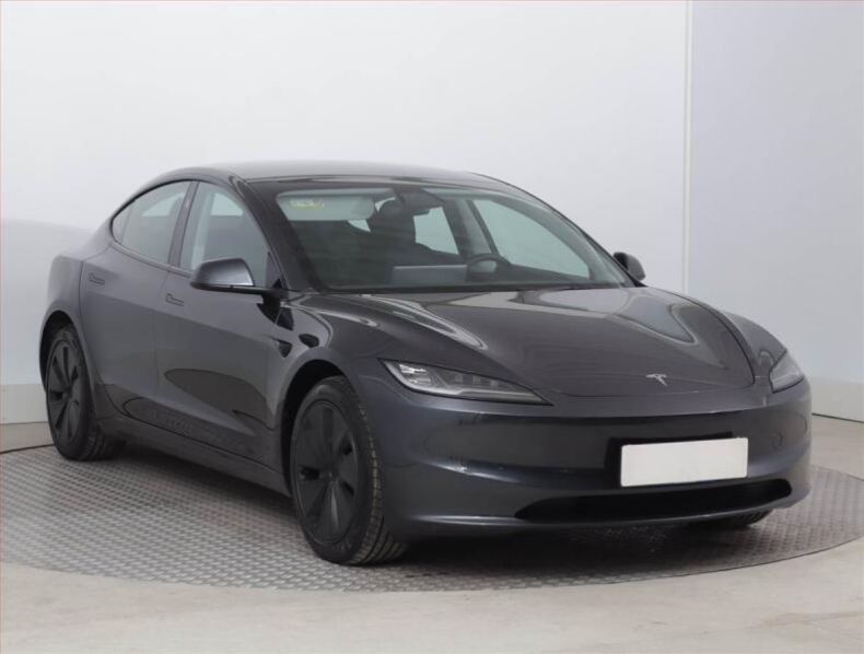 Tesla Model 3 - hlavní fotka inzerátu