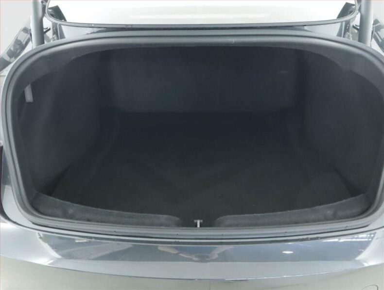 Tesla Model 3 - hlavní fotka