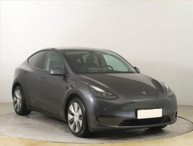 Tesla Model Y - hlavní foto