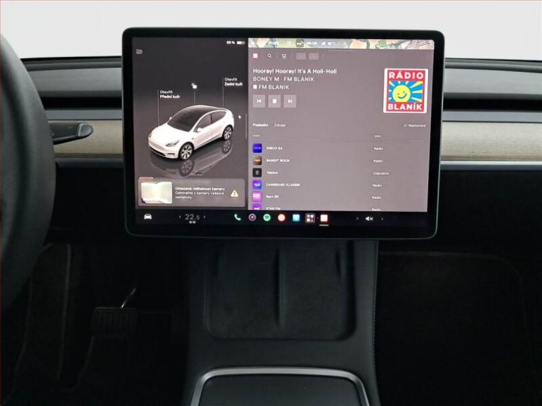 Tesla Model Y - hlavní fotka