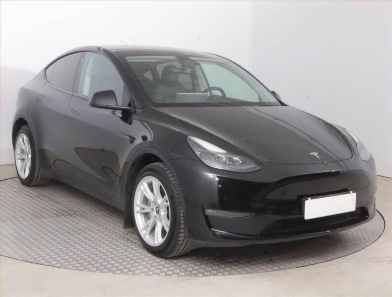 Tesla Model Y - hlavní fotka inzerátu