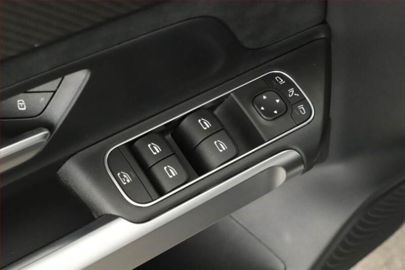 Mercedes GLB - hlavní fotka