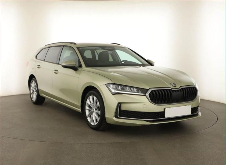 Škoda Superb - hlavní foto