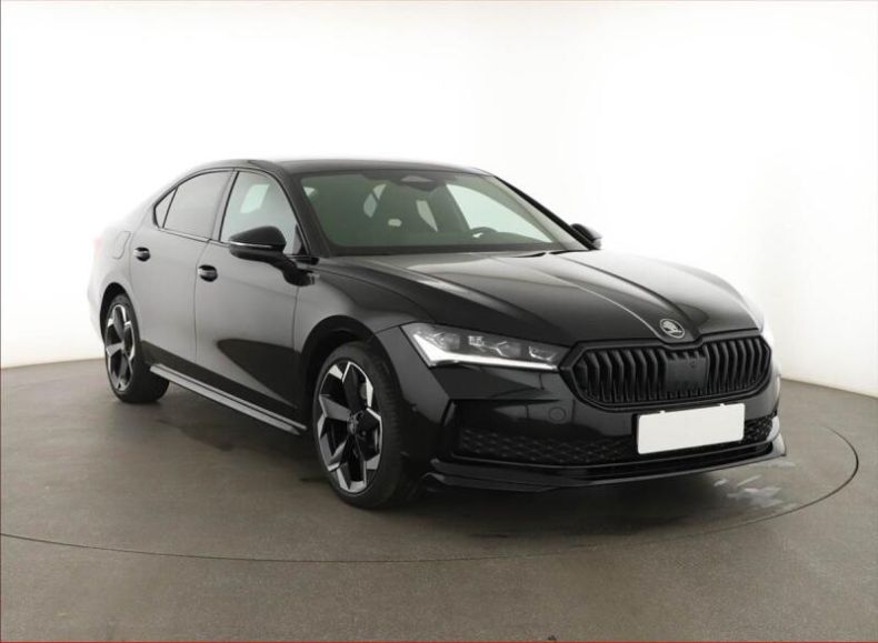 Škoda Superb - hlavní foto