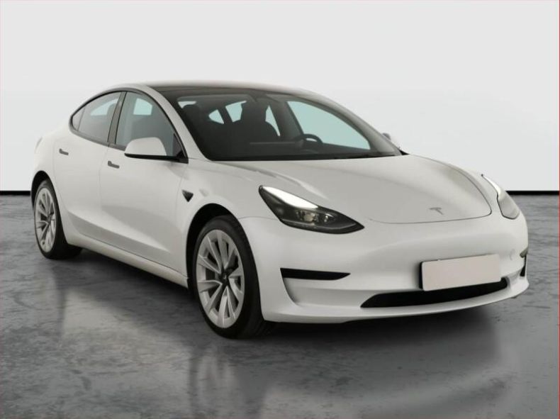 Tesla Model 3 - hlavní foto