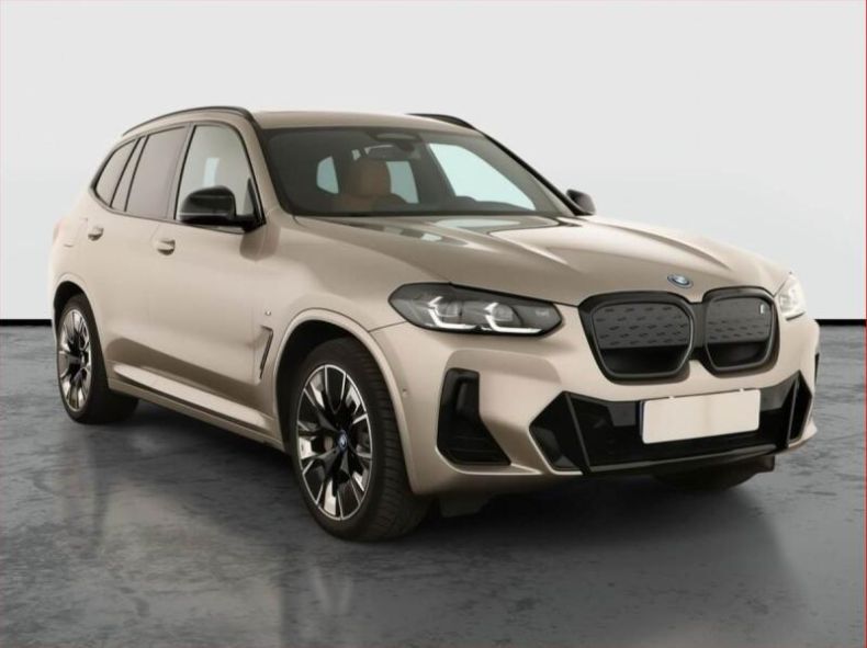 BMW iX3 - hlavní foto