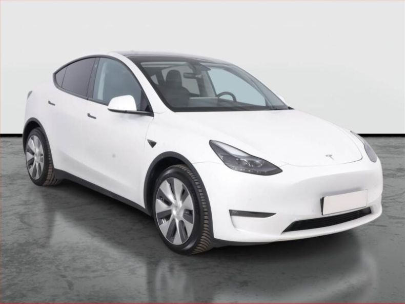 Tesla Model Y - hlavní fotka inzerátu