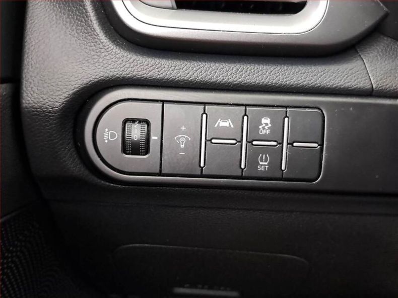 Kia Cee'd - hlavní fotka