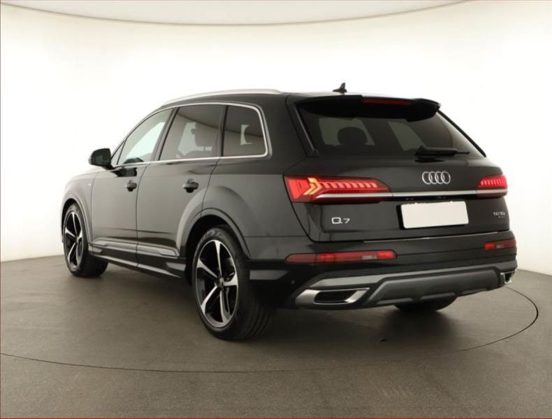 Audi Q7 - hlavní fotka