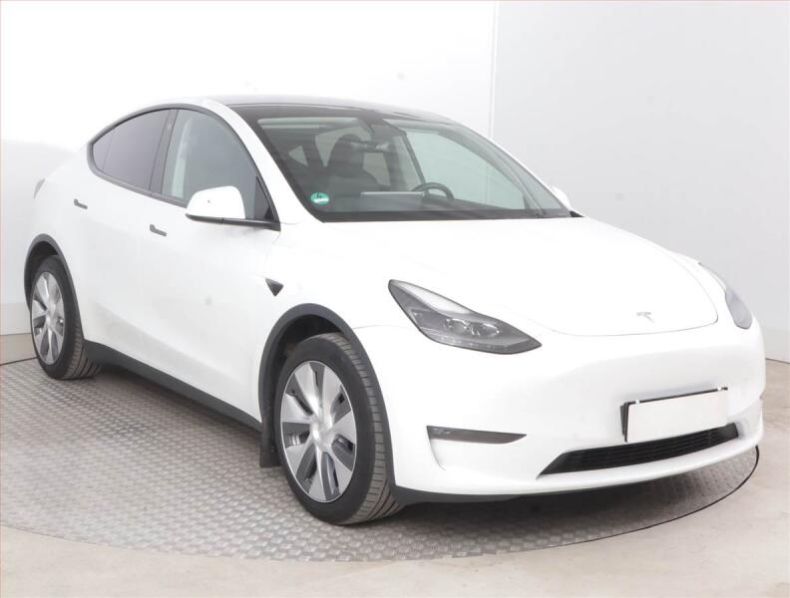 Tesla Model Y - hlavní foto