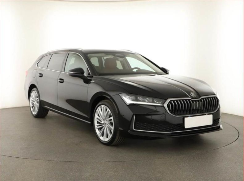 Škoda Superb - hlavní foto