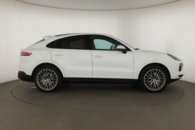 Porsche Cayenne - hlavní fotka