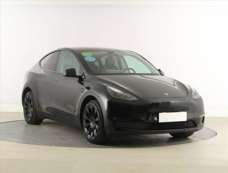 Tesla Model Y - hlavní foto