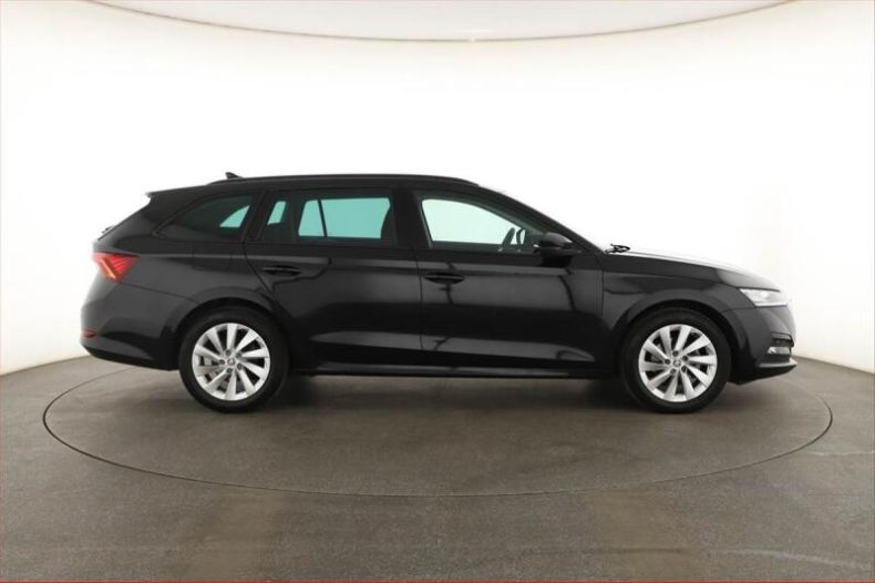 Škoda Octavia - hlavní fotka
