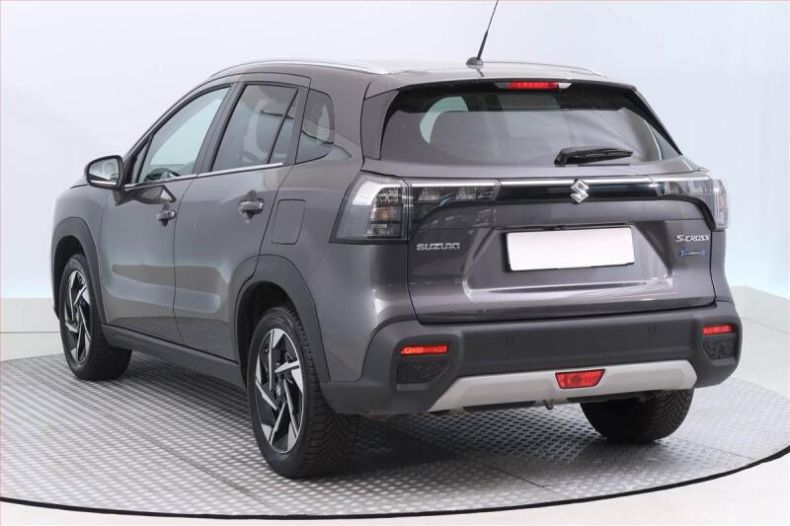Suzuki SX4 - hlavní fotka