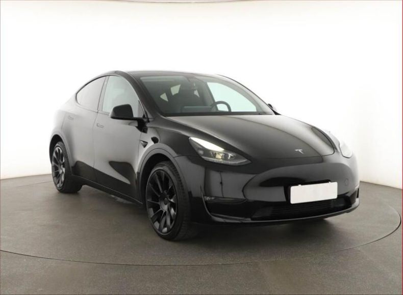 Tesla Model Y - hlavní foto