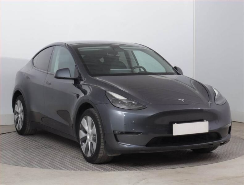 Tesla Model Y - hlavní foto