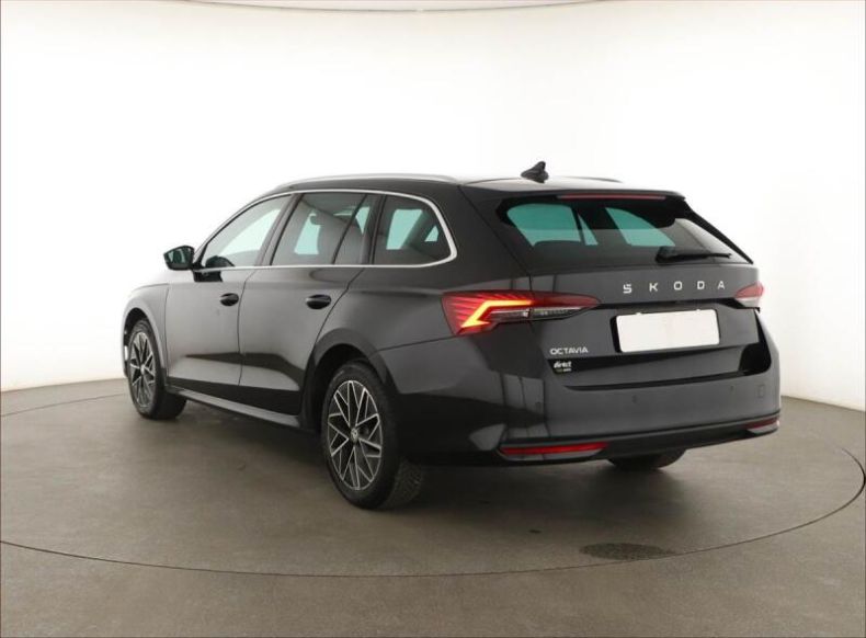 Škoda Octavia - hlavní fotka