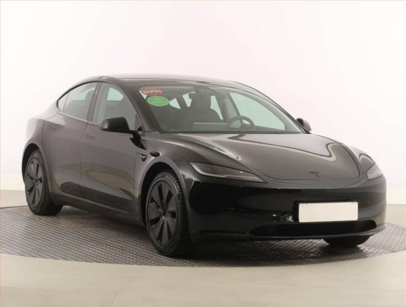 Tesla Model 3 - hlavní fotka inzerátu