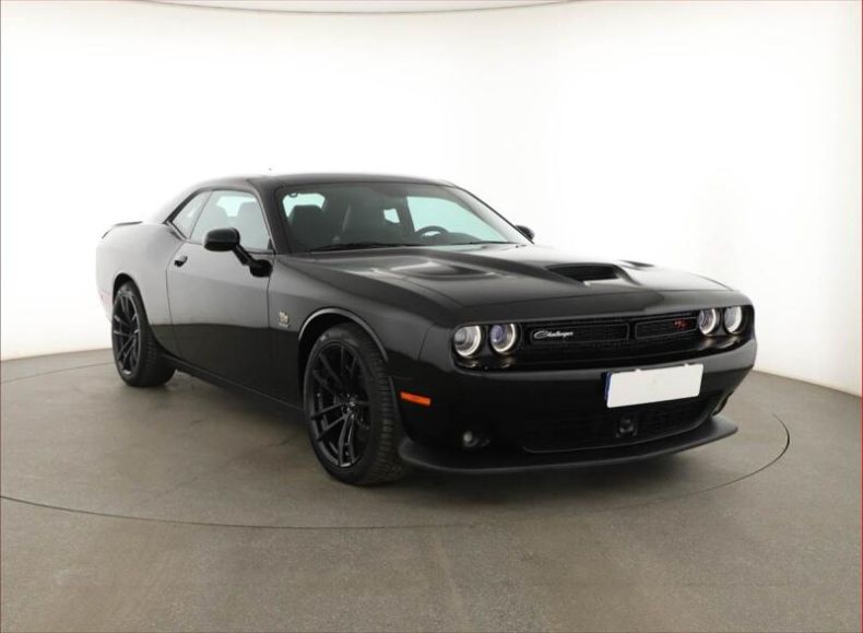 Dodge Challenger - hlavní foto