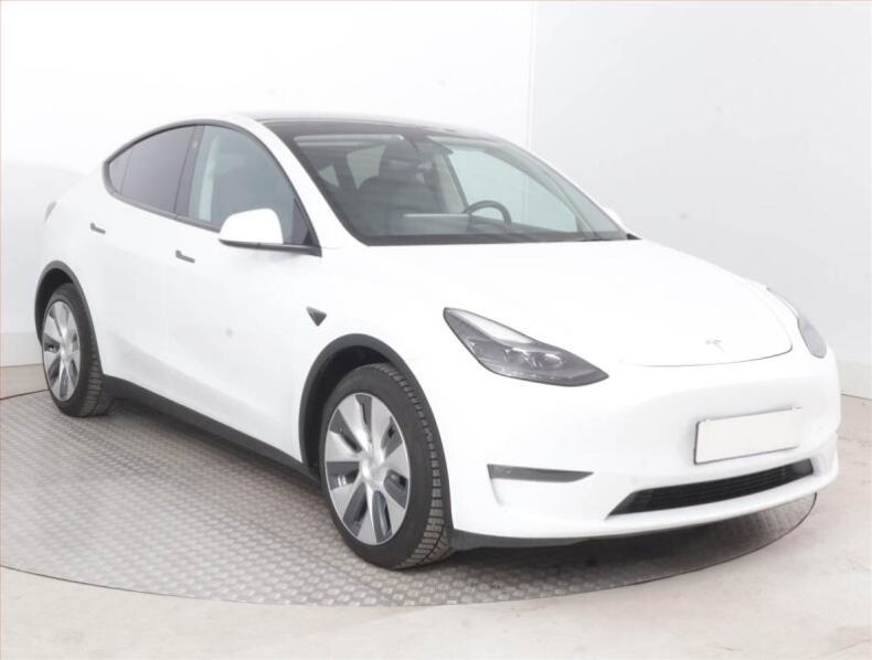 Tesla Model Y - hlavní fotka inzerátu