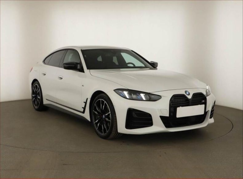 BMW Řada 4 - hlavní foto