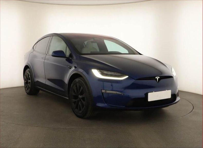 Tesla Model X - hlavní foto