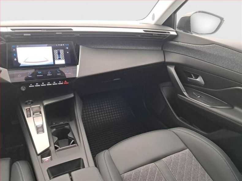 Peugeot 408 - hlavní fotka