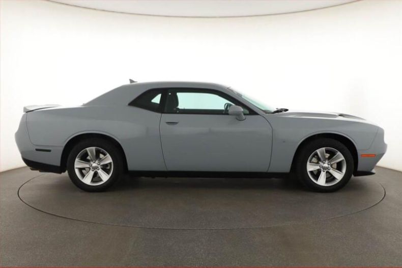Dodge Challenger - hlavní fotka