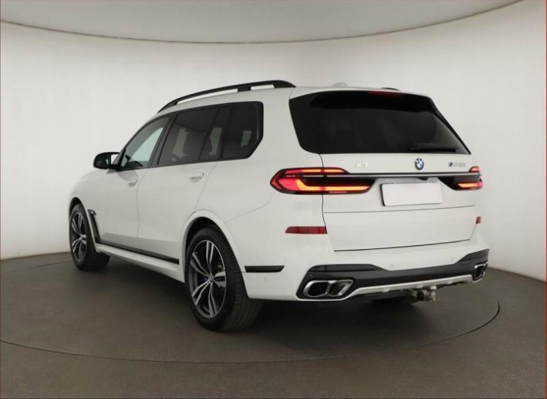 BMW X7 - hlavní fotka