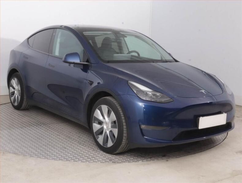 Tesla Model Y - hlavní foto