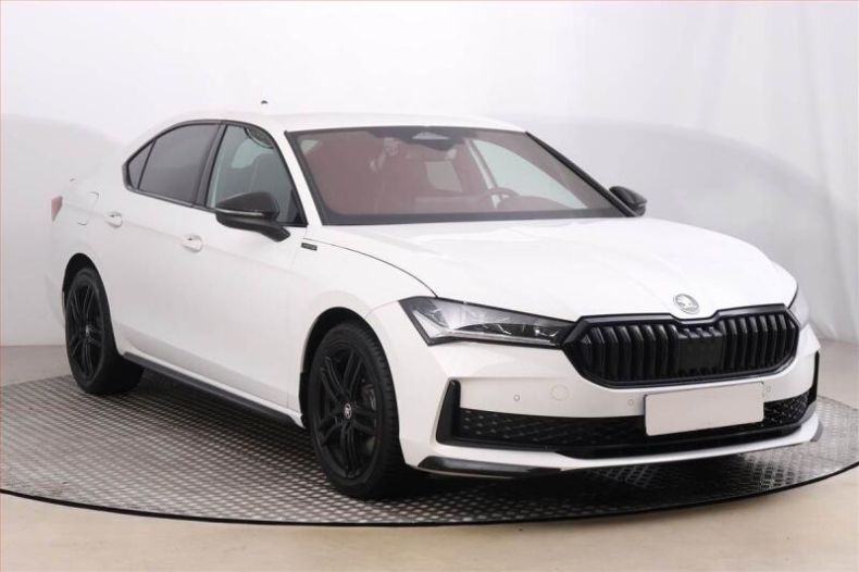 Škoda Superb - hlavní foto