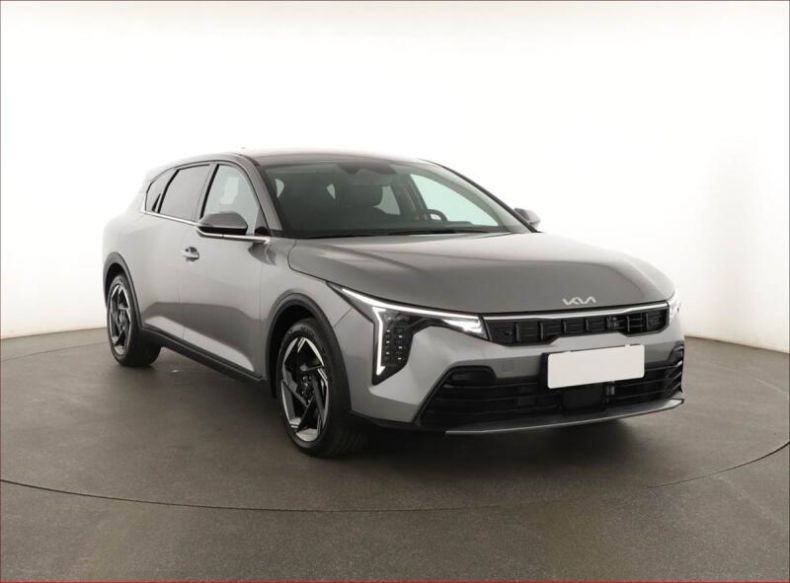 Kia K4 - hlavní foto