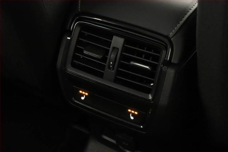 Škoda Karoq - hlavní fotka