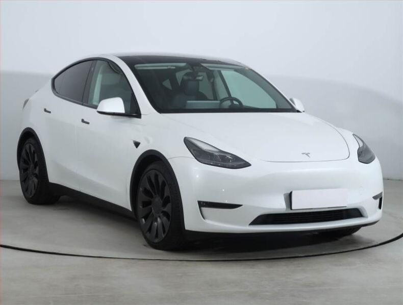 Tesla Model Y - hlavní fotka inzerátu