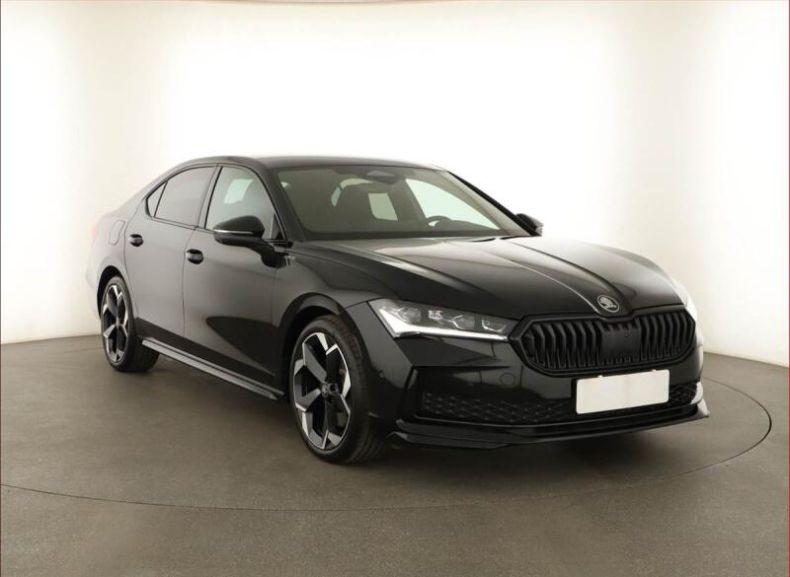 Škoda Superb - hlavní foto