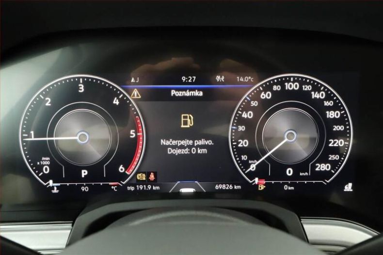 Volkswagen Touareg - hlavní fotka